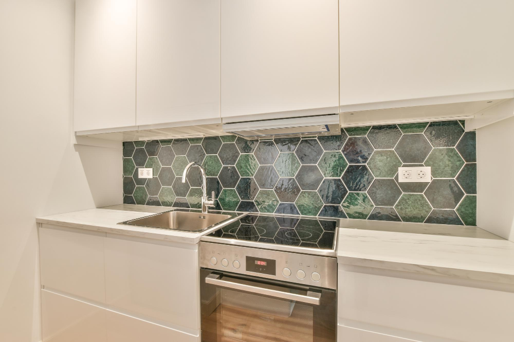 Kitchen with Professional Tiling and Splashback